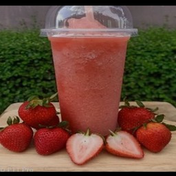 สตอเบอรี่สมูทตี้