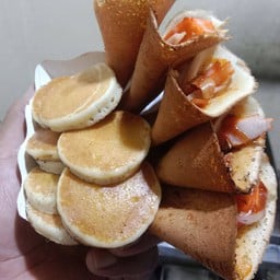 เครปจิ๋วรวมพิซซ่า5ชิ้นกับแพนเค้ก8ชิ้น