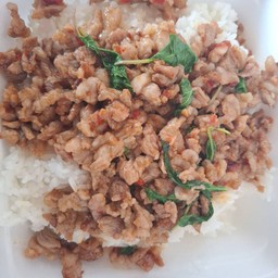 ข้าวกะเพราเนื้อ