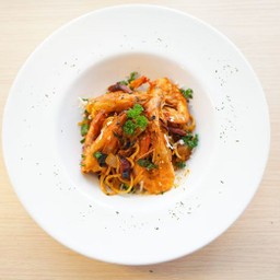 Arrabbiata sauce with shrimps