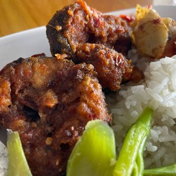 ร้านข้าวแกงบุฟเฟ่ต์ ตลอง 9