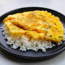 ข้าวไข่เจียวทรงเครื่อง ไข่ 2 ฟอง