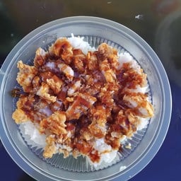 ข้าวไก่ทอดซอสกระเทียม