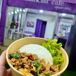 ข้าวกะเพราหน่อไม้ดอง