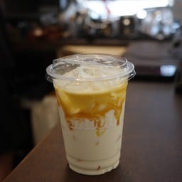 Moon (ดอท มูน)