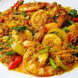 ข้าวหมึกผัดผงกระหรี่