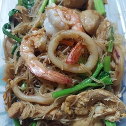 เส้นหมี่ผัดซีอิ๊วรวมมิตร