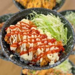 ข้าวไก่ทอดซอสมะเขือ+มายอง