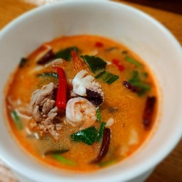 ต้มยำรวมมิตร หมู/หมึก/กุ้ง