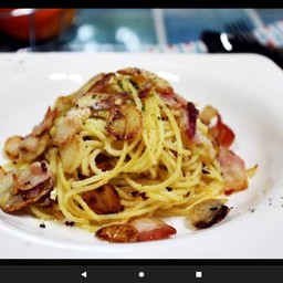 Crispy Bacon Spaghetti Aglio Olio