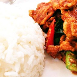 ข้าว พริกแกง หมู