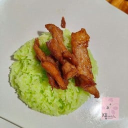 ข้าวเหนียวใบเตยหมูทอดจริงใจ