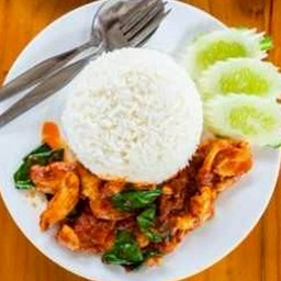 ผัดพริกแกงราดข้าว,หมู