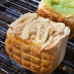 ปังปิ้งไก่หยองมายองเนส