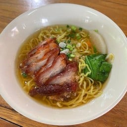 ก๋วยเตี๋ยวน้ำใสหมูแดง