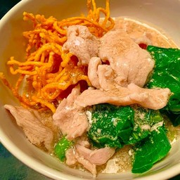 ราดหน้าหมี่กรอบ