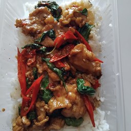 ข้าวกะเพราหมูชิ้น