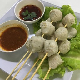 ลูกชิ้นหมูทอด