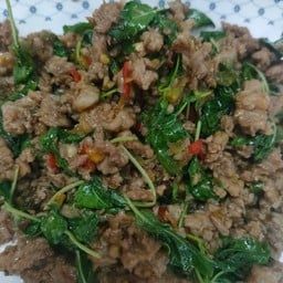 กระเพราเนื้อสับ