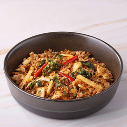 ผัดเผ็ดกระดูกอ่อนหน่อไม้ดอง