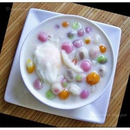 ข้าวไข่เจียวทรงเครื่อง บะหมี่เกี๊ยวต้มยำ ข้าว สลัดโรล เมี่ยง