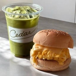 Cedar242 (Coffee & Sandwich) แซนวิช เบเกิ้ล สุขุมวิท 64