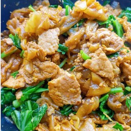 ผัดซีอิ้วหมู