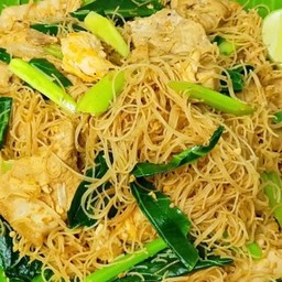 ผัดซีอิ๊วหมูหมัก เส้นหมี่ขาว