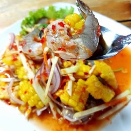 ยำข้าวโพดกุ้งสด