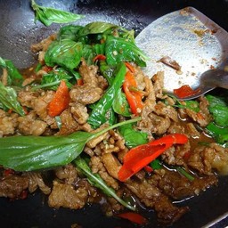 ข้าวผัดใบโหรพา