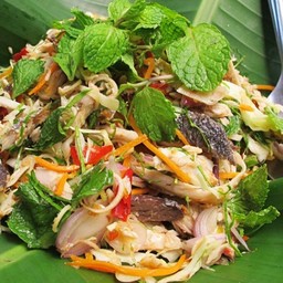 ปลาทูทอดยำตะไคร้สด