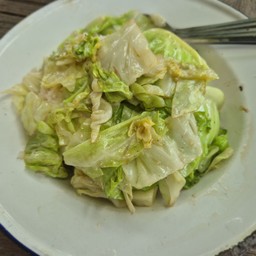 ข้าวราดกระหล่ำปลีทอดน้ำปลา