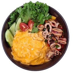 ข้าวไข่ข้นพริกเกลือหมึก