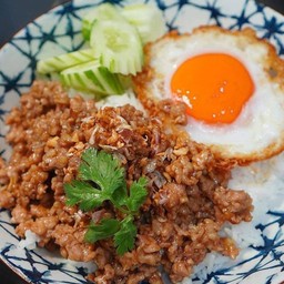 ข้าวหมูสับทอดกระเทียม