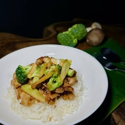 Angry ข้าวไก่ผัดน้ำมันหอย