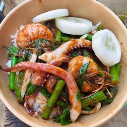 ข้าวผัดพริกแกงทะเล