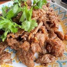 หมูทอดกระเทียม