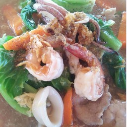 ราดหน้าทะเล {เส้นใหญ่,หมี่กรอบ}