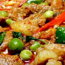 พะแนงเนื้อ(กับข้าว)