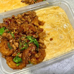 กะเพราหมูสับแคบหมู_ไข่ข้น