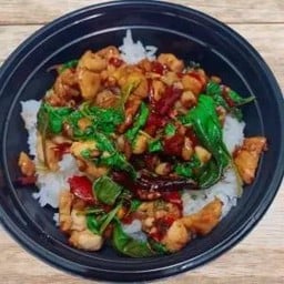 ร้านกินกะเพรา-ติดตลาดนัดโรงสีชุมแพ