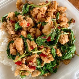 ข้าวกะเพราหมูชิ้นแอบแซ่บ