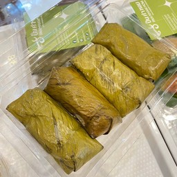 ข้าวต้มมัดไส้กล้วย กล่อง 4 ชิ้น