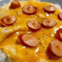 ข้าวไข่ข้นไส้กรอก