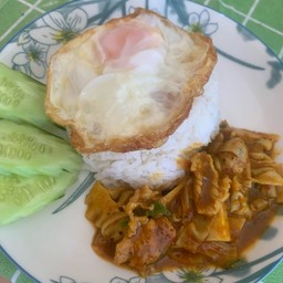 ผัดเครื่องแกงหน่อไม้