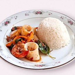 ข้าวราดผัดกะเพราทะเล