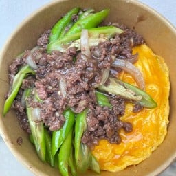 โจรสลัดผัดกระเพรา ถนนมหาเทพ