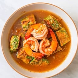 แกงส้มชะอมกุ้ง