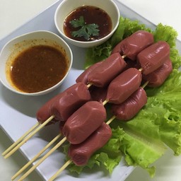 ไส้กรอกแดงตำนานลวก