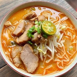 มาม่าต้มยำน้ำข้นหมูสไลด์